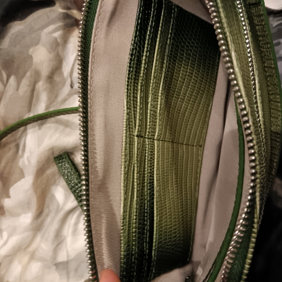 Danier croc clutch handbag - Picture 4 of 4